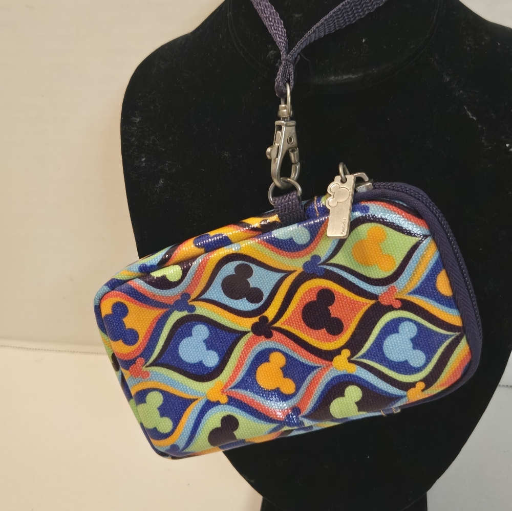 DISNEY Pouch - Picture 9 of 9